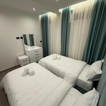 Greis 3 Apartment *